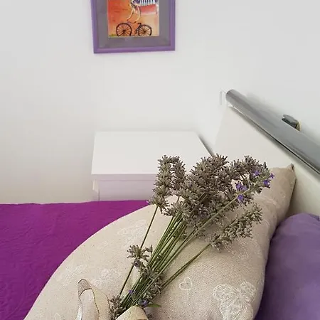 Di Apartamento *